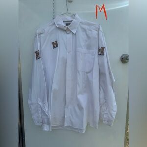 Men’s cinch button up size Medium